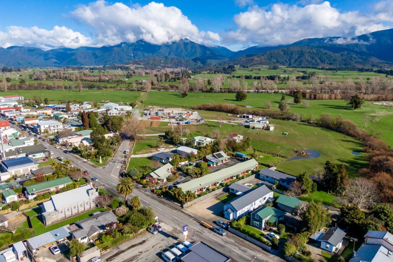 Anatoki Lodge Motel Takaka Exteriör bild