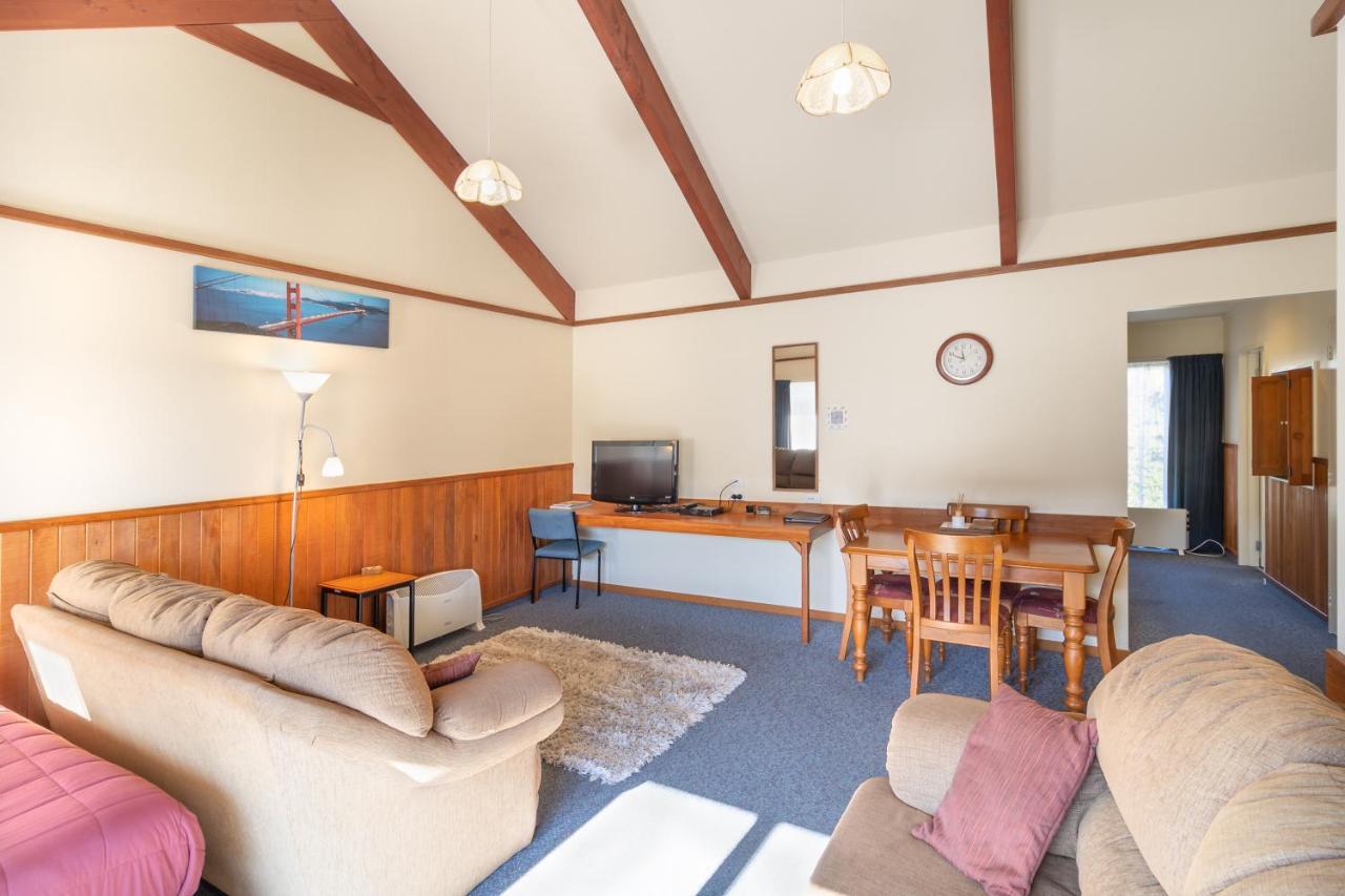 Anatoki Lodge Motel Takaka Exteriör bild