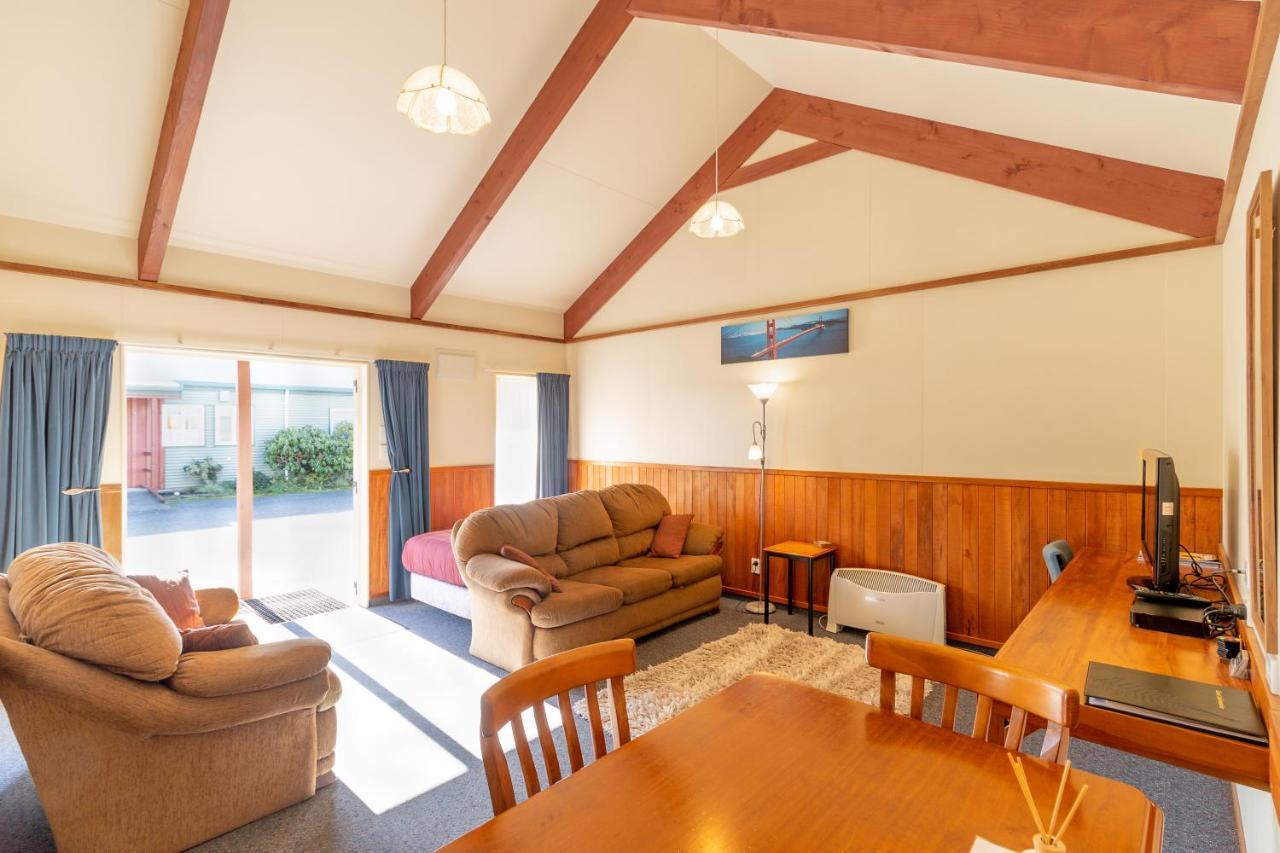 Anatoki Lodge Motel Takaka Exteriör bild