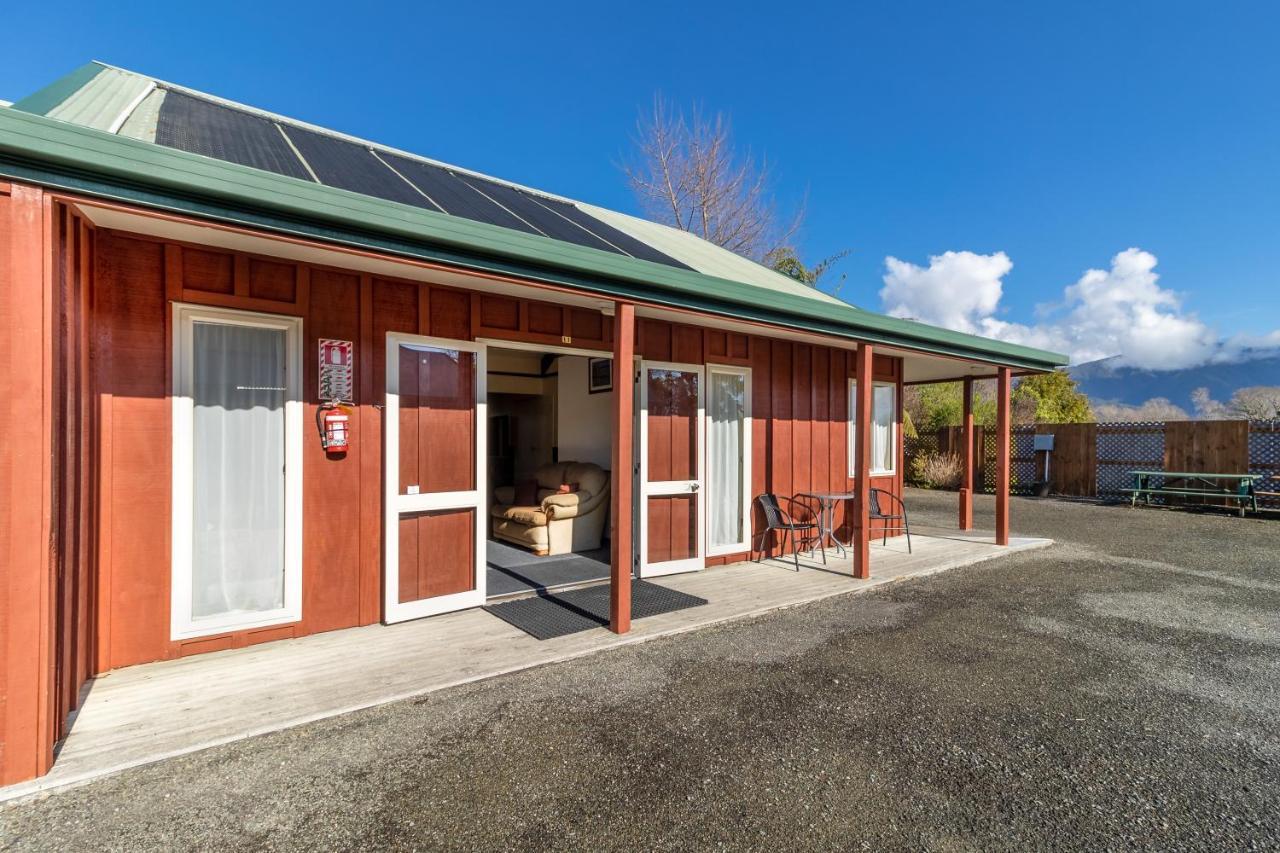 Anatoki Lodge Motel Takaka Exteriör bild