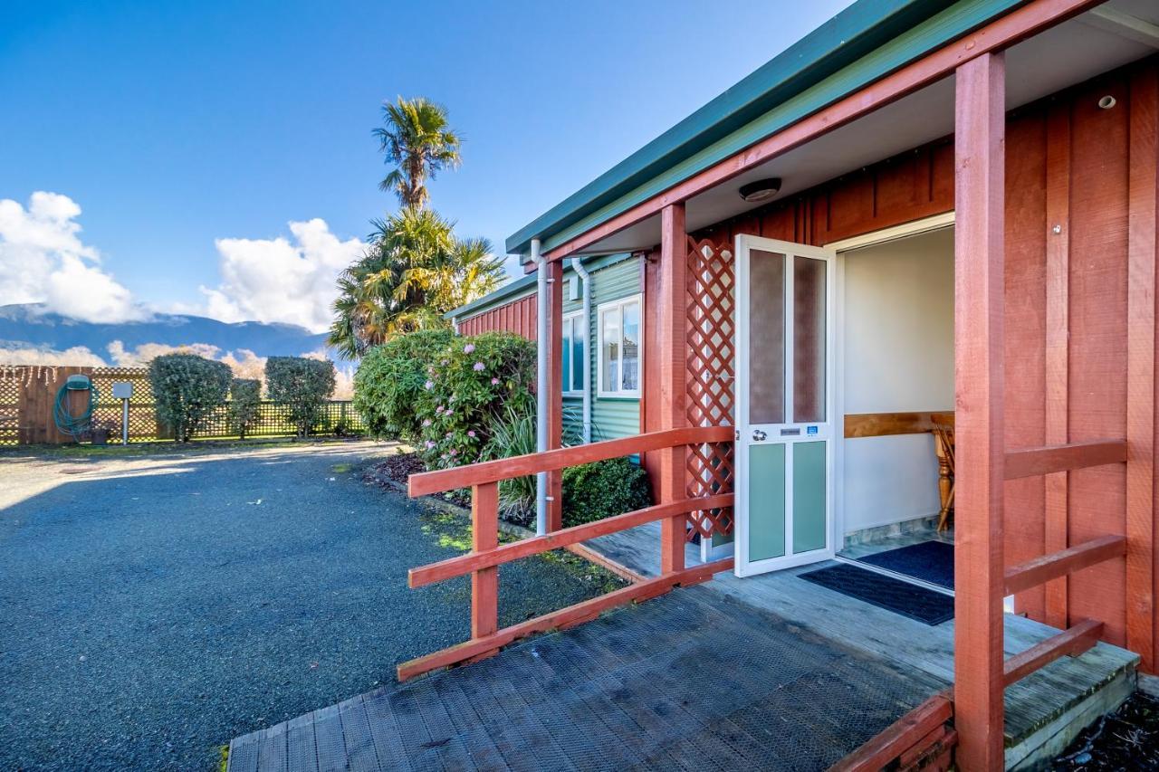 Anatoki Lodge Motel Takaka Exteriör bild