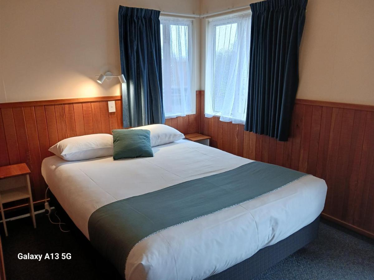 Anatoki Lodge Motel Takaka Exteriör bild