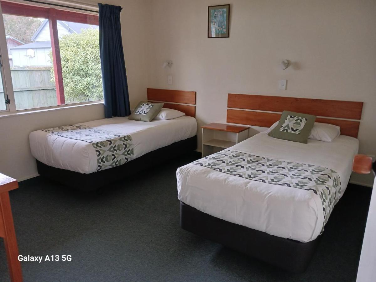 Anatoki Lodge Motel Takaka Exteriör bild
