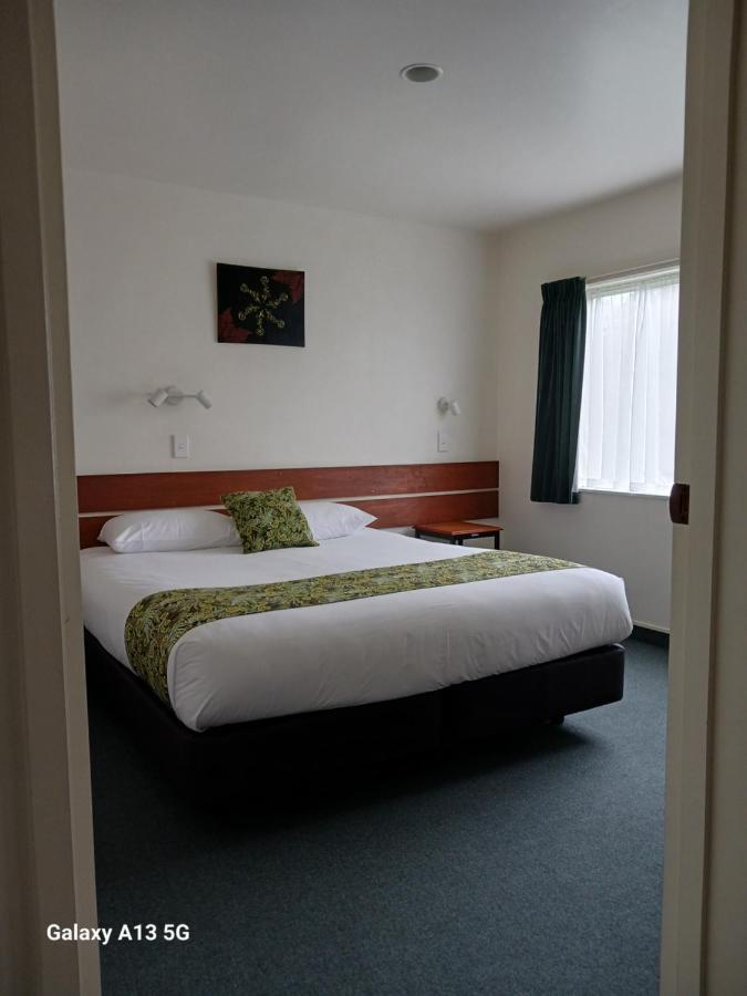 Anatoki Lodge Motel Takaka Exteriör bild