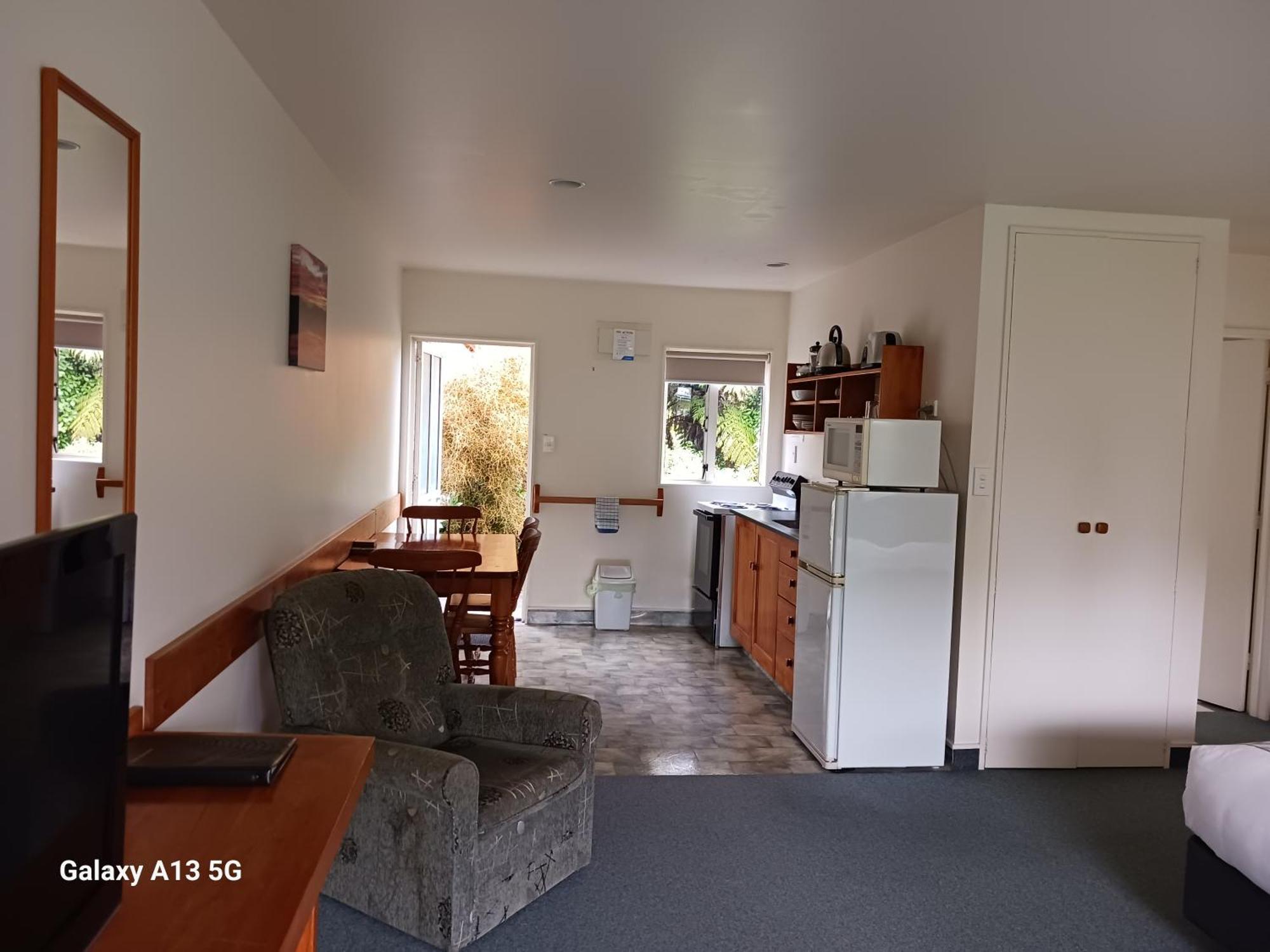 Anatoki Lodge Motel Takaka Exteriör bild